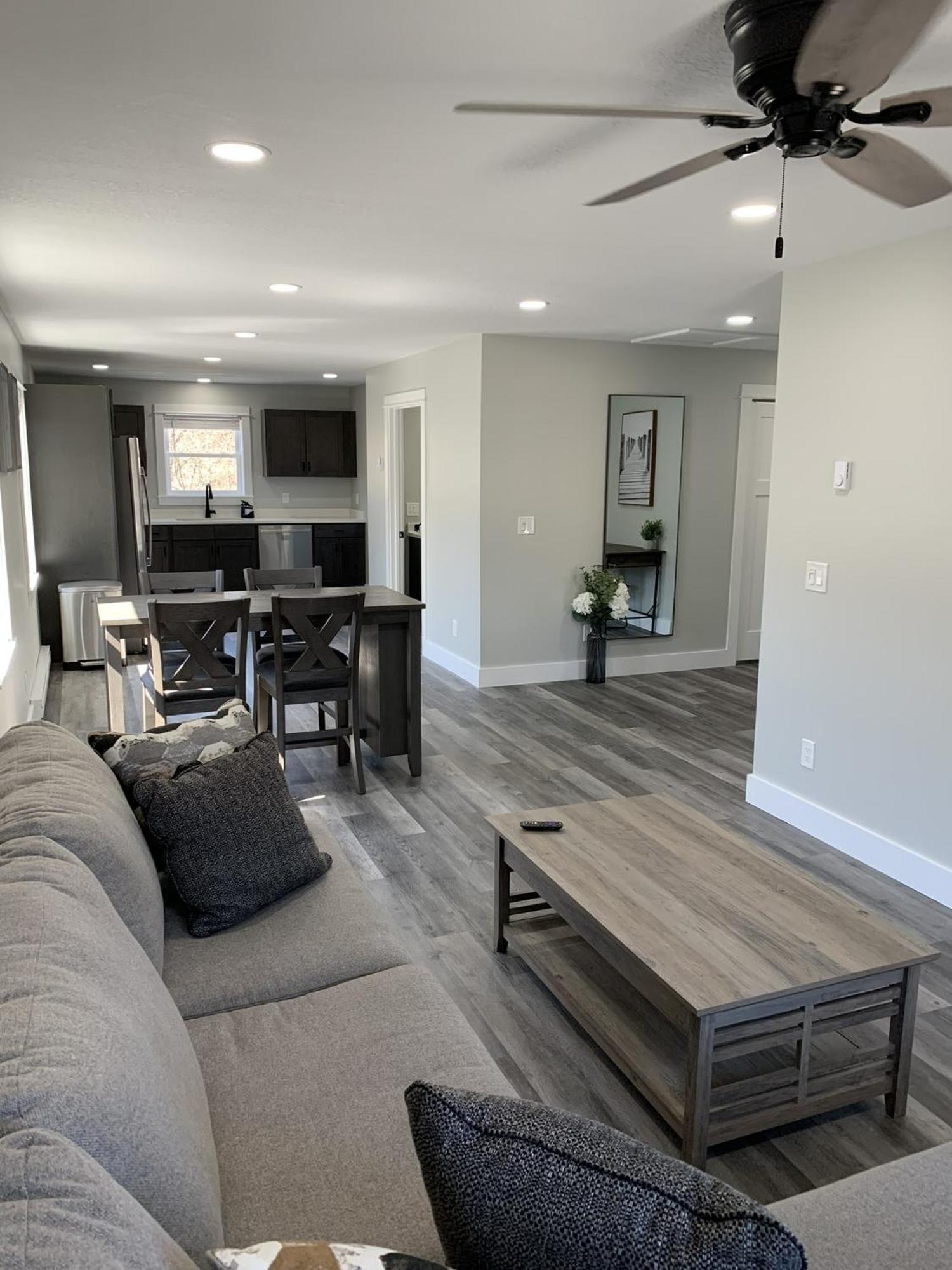 The Fallsview At Burdett Falls Room photo
